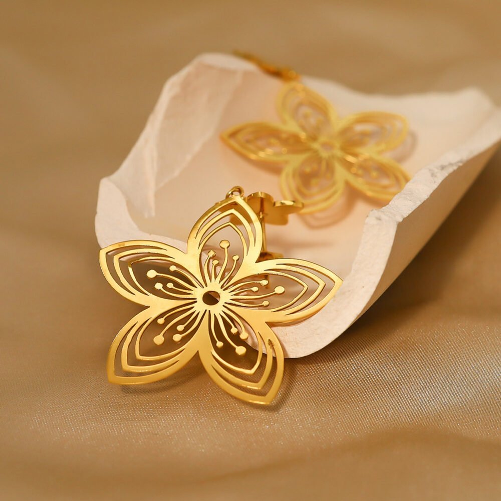 Hollow Flower Earrings Ring - Image 3