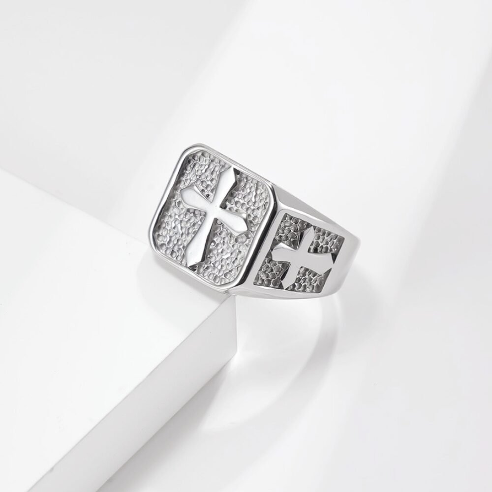 Cross ring domineering ring - Image 3