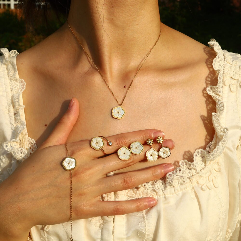 Natural Mother-Of-Pearl Flower Bracelet Ring Necklace