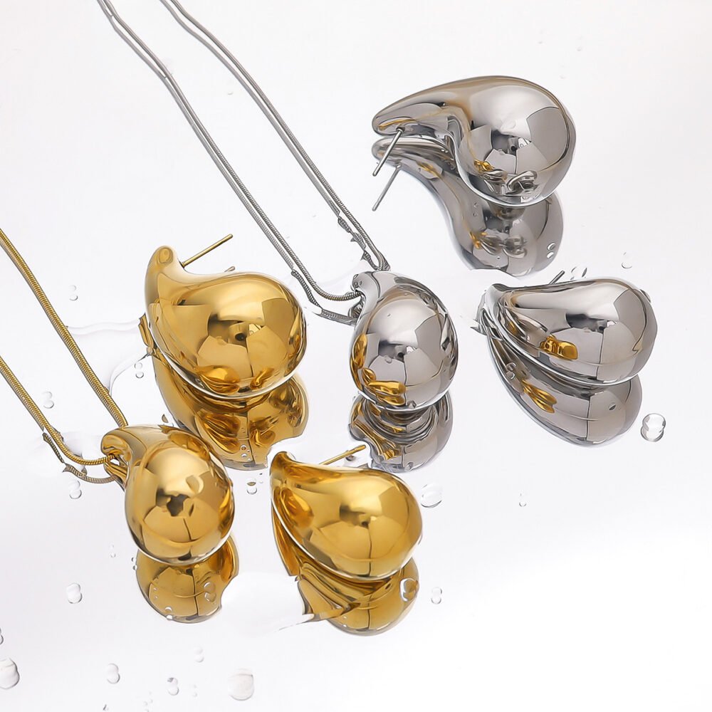 18K Gold Water Drop Cashew Nut Necklace Earrings - Image 3