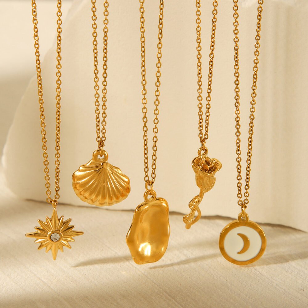 Rose Eight Pointed Star Moon Scallop Necklace