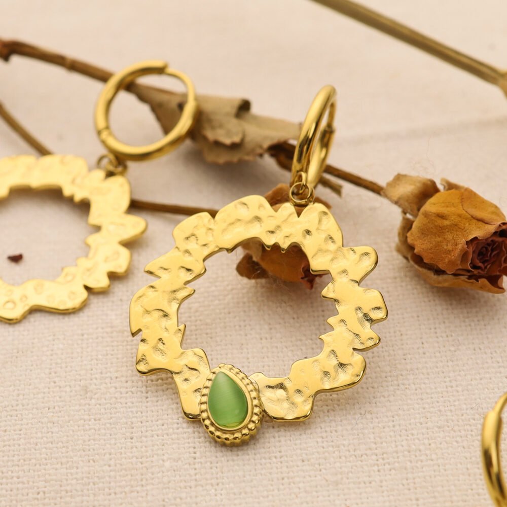 Irregular Round Green Cat'S Eye Teardrop Earrings - Image 3