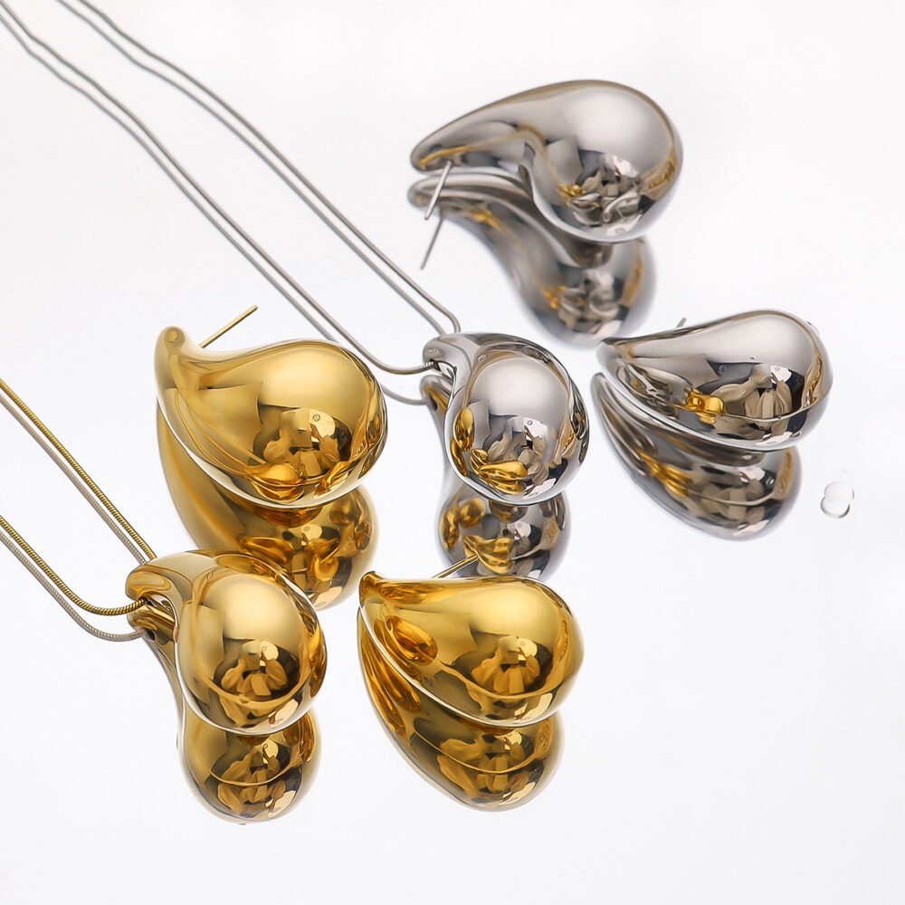18K Gold Water Drop Cashew Nut Necklace Earrings - Image 2