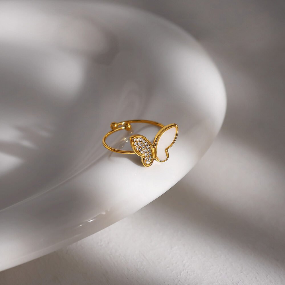 Butterfly White Shell Ring