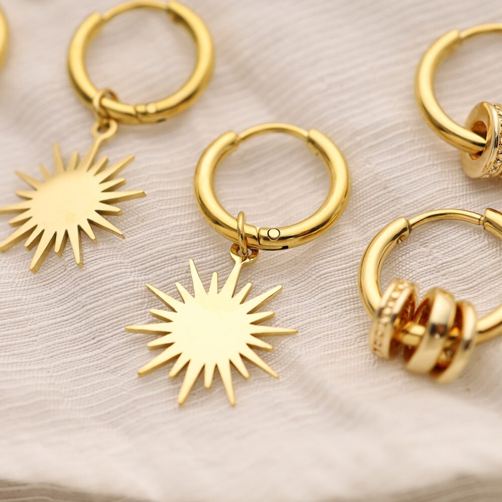 14K Gold Earrings Star - Image 3