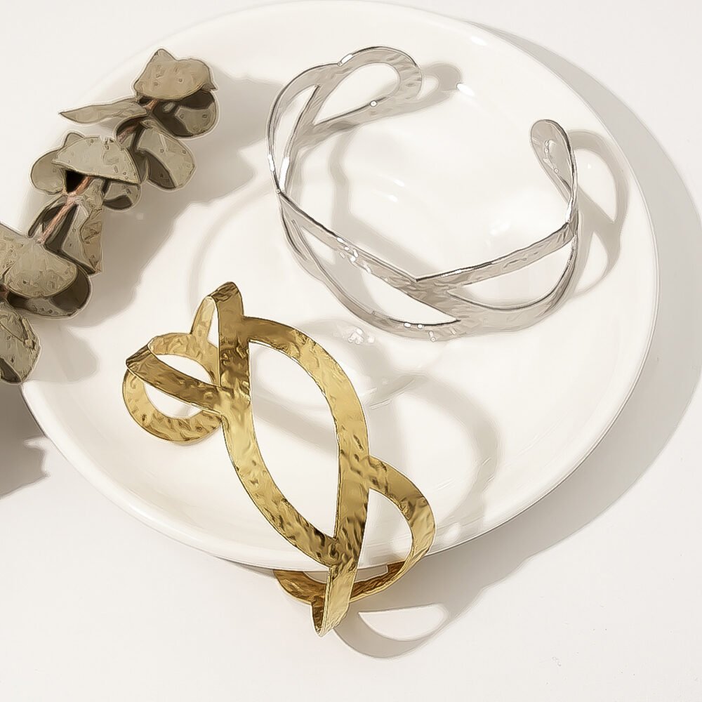 No Stainless Steel Irregular Hollow Winding Bracelet - Image 3
