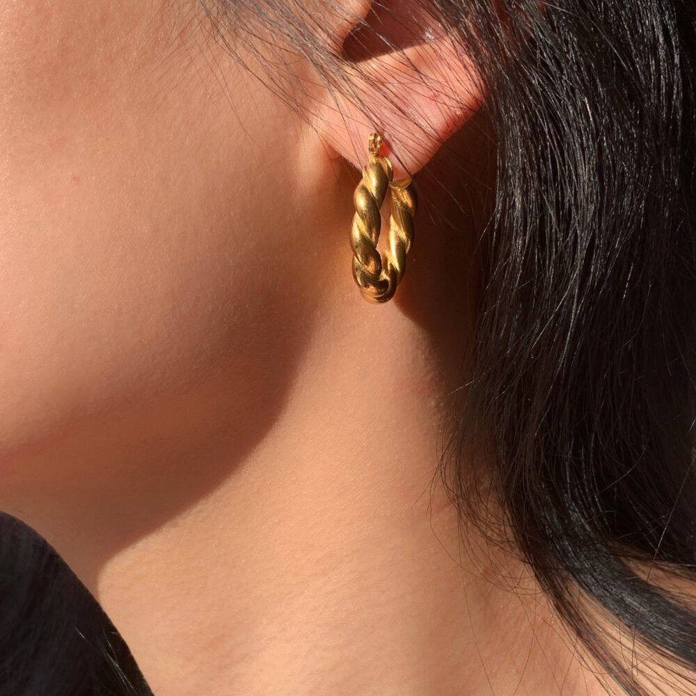 Ear jewelry short C-shaped croissant earrings 18K earrings - Image 4