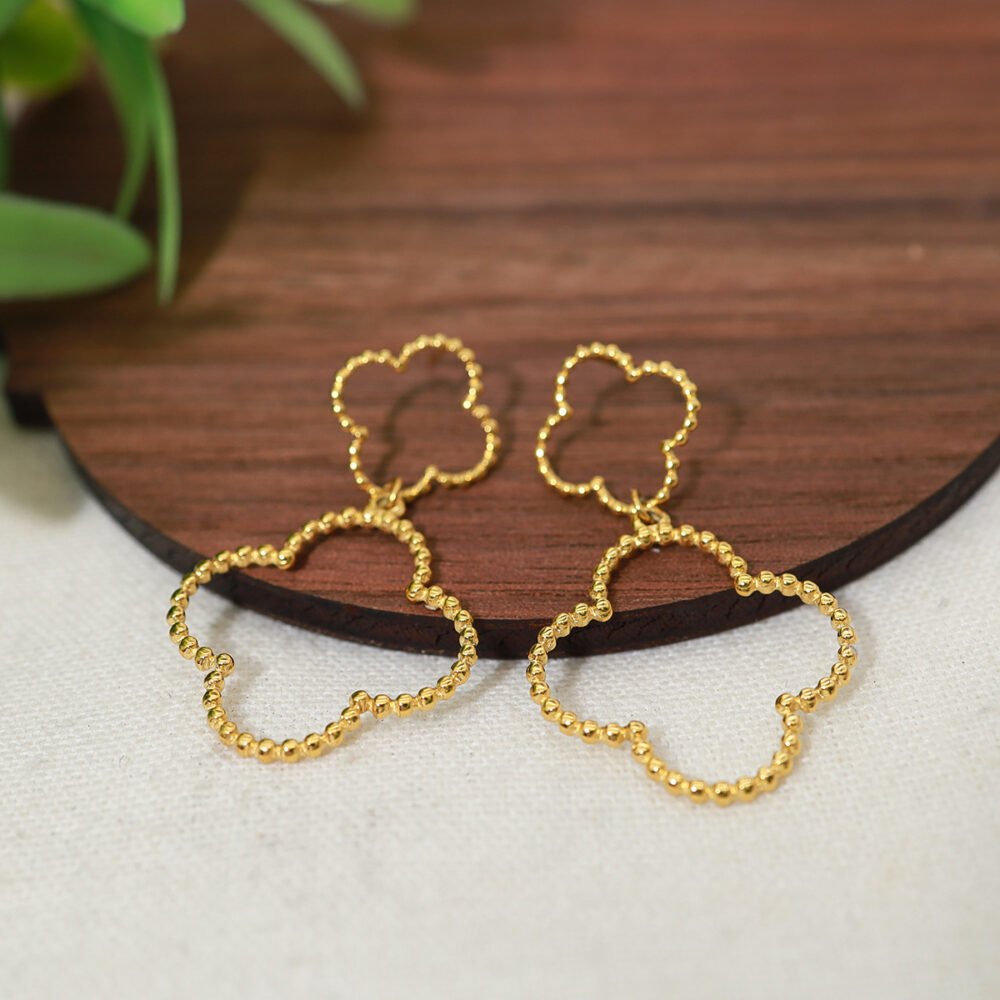 Twisted Texture Earrings Hollow Four Leaf Flower Earrings - Image 3