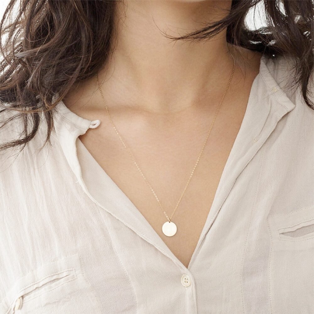 Gold round pendant short necklace clavicle chain