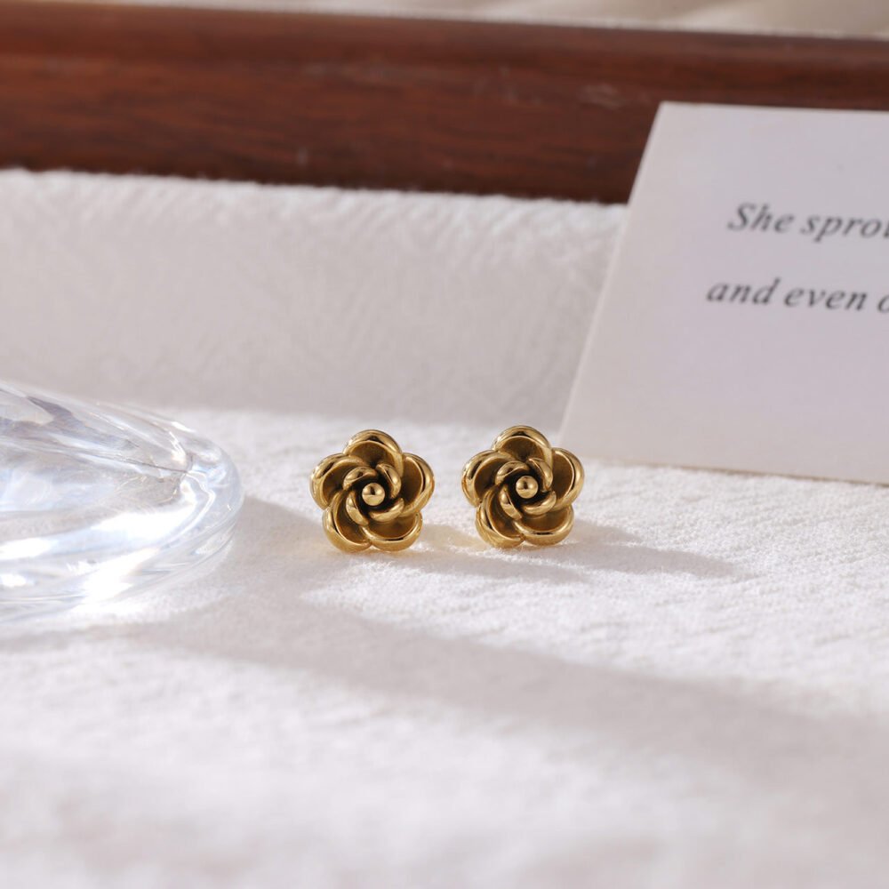 Flower Shape Earrings - Image 2