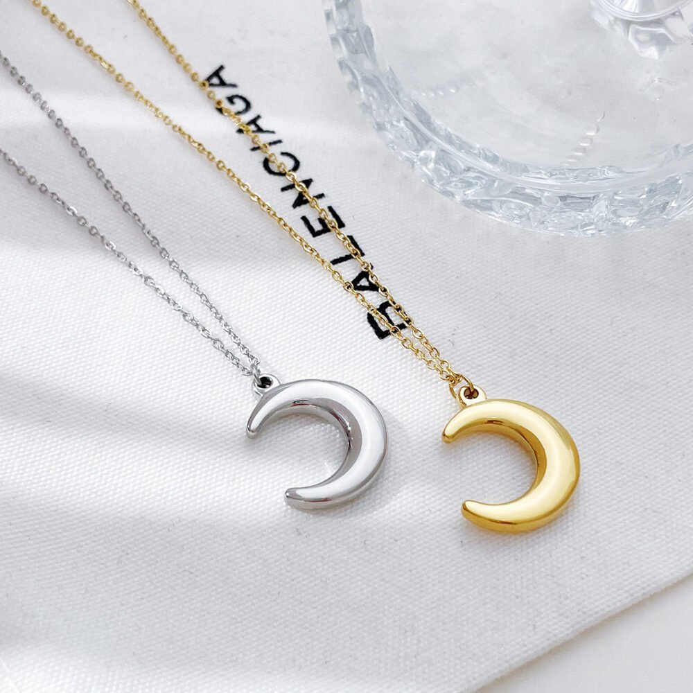 No Stainless Steel Moon Necklace