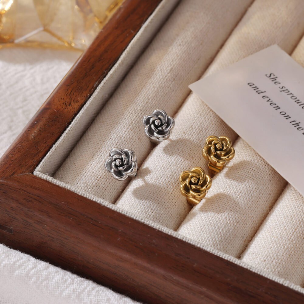 Flower Shape Earrings - Image 4