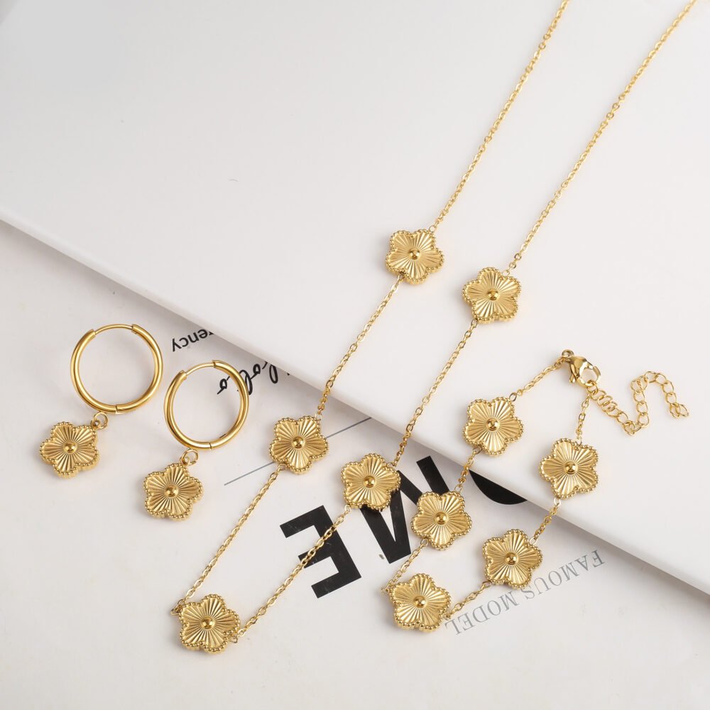 Five-Flower Four-Leaf Clover Lucky Jewelry Set